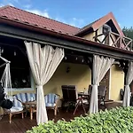 Large With Garden, Close To The Casa de Férias